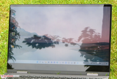 Le Galaxy Book2 en plein air.