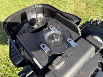 Face inférieure avec petit disque de fauche