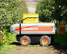 Ce robot agricole RT100 utilise des batteries Tesla recyclées. (Source de l'image : Daedong)