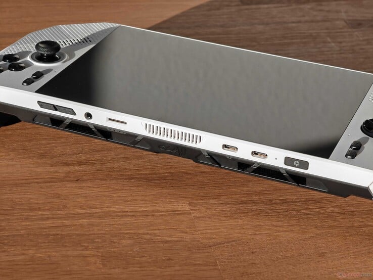 Ports : Boutons de volume, audio 3,5 mm, lecteur de carte microSD, 2x USB-C 4.0 avec Thunderbolt 4 (40 Gbit/s, mode DisplayPort ALT, Power Delivery 3.0), bouton d'alimentation avec scanner d'empreintes digitales