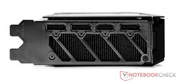 Ports externes de l'Acer Predator BiFrost Arc A750 OC