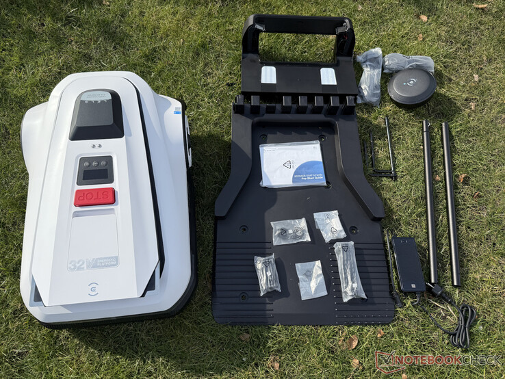 Contenu de la livraison de l'Ecovacs Goat A1600 RTK