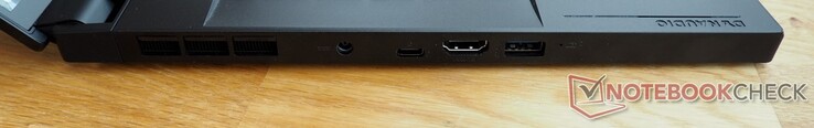 Côté gauche : Alimentation en énergie, Thunderbolt 4, HDMI 2.1, USB-A 3.2 Gen 2