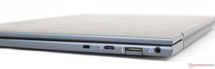 A droite : Fente de verrouillage nano, USB-C 4 avec Thunderbolt 4 + DisplayPort 1.4 + Power Delivery, USB-A 5 Gbps, casque de 3,5 mm