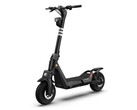 Avec sa suspension intégrale et son style tout-terrain robuste, l'Okai ES800 ne ressemble pas à un scooter électrique ordinaire destiné aux environnements urbains (Image : Okai)