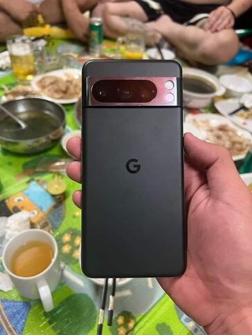 Google Pixel 8 Pro à l'arrière (source de l'image : Facebook)