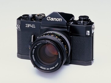 Le Canon F-1 était un appareil photo reflex mono-objectif phare des années 1970. Il est devenu l'un des favoris des photographes analogiques amateurs en raison de sa qualité de fabrication exceptionnelle et de sa belle apparence. (Source de l'image : Musée de l'appareil photo Canon)