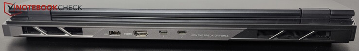 Arrière : Alimentation, HDMI, 2x USB-C TB 5