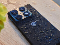 Le Razr Fold dans l'une de ses deux couleurs de lancement.