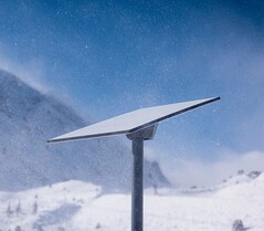Un récepteur Starlink dans la neige (Image source : SpaceX)