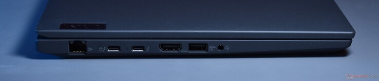 gauche : RJ45-Ethernet, 2x Thunderbolt 4, HDMI, USB A 3.2 Gen 1, 3.5mm Audio
