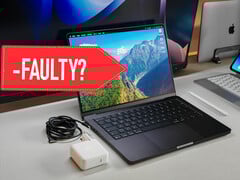 Applele MacBook Pro de 14 pouces équipé d&#039;un M5 avec un chargeur. Modifié. (source de l&#039;image : Notebookcheck)