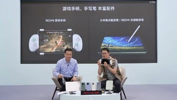 Le Redmi Game Controller est l'un des deux accessoires pour le Redmi K Pad présentés lors du livestream. (Source de l'image : Redmi)