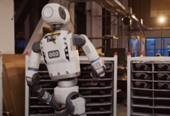 Atlas triant les pièces. (Source de l&#039;image : Boston Dynamics)