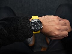 La montre Atari Asteroids 45th anniversary possède un cadran qui rend hommage au jeu d'arcade. (Source de l'image : Nubeo)