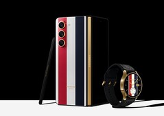Les Galaxy Z Fold5 et Galaxy Watch6 dans leur livrée Thom Browne Edition. (Source de l'image : Samsung)