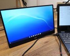 examen du moniteur portable Dell C1422H de 14 pouces : Léger et basique, sans extras