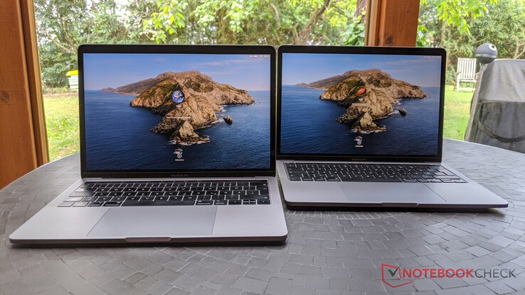 MacBook Pro 13 2019 (à gauche) face au MacBook Po 13 2020 (à droite)