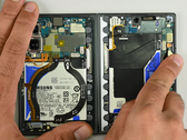 Les résultats d'iFixit rejoignent en grande partie ceux de JerryRigEverything, mais aboutissent à des conclusions différentes.