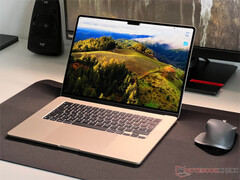Le MacBook Air pourrait être le dernier des appareils mobiles de Apple à recevoir un écran OLED. (Source de l'image : Notebookcheck)