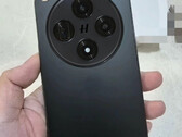 Le Find X8 ressemble à beaucoup d'autres smartphones récents d'Oppo. (Source de l'image : Douyin via @feni_book)