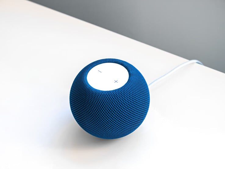 Apple a réédité le HomePod mini avec des options de couleurs actualisées à la fin de l'année 2021. (Source de l'image : James Yarema & Unsplash)