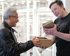 Jensen Huang remet à Elon Musk l'un des premiers ordinateurs de bureau compacts Nvidia DGX Spark au monde, conçu pour le développement de modèles d'IA. (Source de l'image : Nvidia)