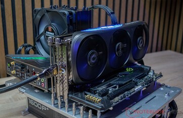 La mesure du volume du Zotac Gaming GeForce RTX 4080 Super Trinity Black Edition