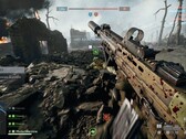Dans Battlefield 6, les armes à feu seront couvertes d'éclaboussures de sang pendant les combats. (Source de l'image : ModernWarzone sur X)