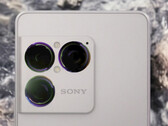 Le prochain smartphone Xperia 1 de Sony dans l'une de ses quatre couleurs de lancement roumées