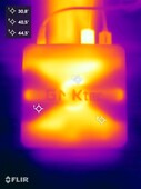GMKtec NucBoc M6 Ultra pendant le test de stress (côté supérieur)