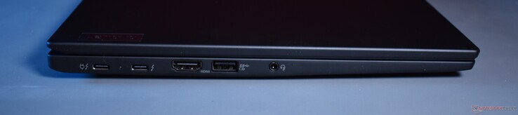 gauche : 2x Thunderbolt 4, HDMI, USB A 3.2 Gen 1, 3.5mm Audio