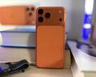 L'iPhone 17 Pro Max Apple est disponible en 3 variantes de couleur. L'orange cosmique est de loin la plus frappante. (Source de l'image : Notebookcheck)