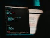 CrowdStrike signale que les intrusions axées sur le cloud ont augmenté de 136 %, en raison de l'essor des attaques par IA et par vishing (Source de l'image : Mika Baumeister, Unsplash)