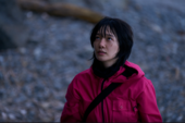 Jun-hee est l'espoir le plus fragile de la saison ; sa seule présence recadre le coût de la survie et expose l'horreur émotionnelle au cœur du jeu. (Source de l'image : Netflix)