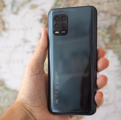 L'édition mondiale du Mi 10 Lite peut maintenant être mise à niveau vers le MIUI 12. (Source de l'image : Pocket-lint)