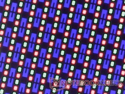 Réseau de sous-pixels OLED net de la couche brillante