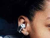 Les Open Ear Clips TWS présentent l'un des designs les plus inhabituels de Bose. (Source de l'image : MySmartPrice)