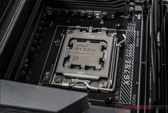 La Ryzen 7 9800X3D devrait succéder à la 7800X3D le 7 novembre. (Source de l&#039;image : Notebookcheck)