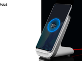 Le chargeur sans fil OnePlus Warp Charger 50 peut recharger le OnePlus 9 Pro en moins d'une heure. (Image source : OnePlus)