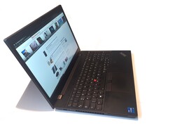 En examen : Lenovo ThinkPad P15v G2, fourni par :
