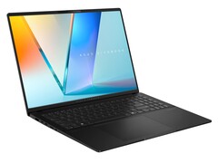 L'Asus Vivobook S 16 (S5606CA) est relativement léger avec seulement 1,5 kg (3,31 lbs) (Image source : Asus)