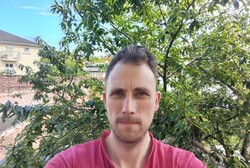 Selfie avec la caméra frontale de 9 MP du Honor Magic Pad3