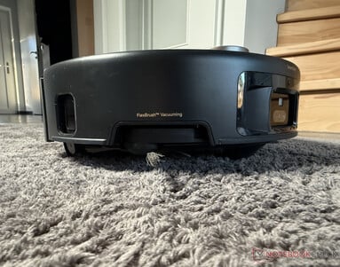 Le châssis peut se soulever légèrement sur les tapis