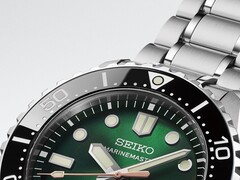 Gros plan de la Seiko Marinemaster HBF003J1 montrant son cadran vert soleillé,