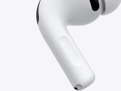 Les prochains écouteurs AirPods Pro devraient, selon certaines informations, bénéficier d'une amélioration de la caméra par rapport aux AirPods Pro 3 illustrés ici.