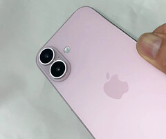 L&#039;iPhone 16 Pro Max pourrait être le plus grand iPhone jamais conçu lorsqu&#039;il sera lancé cet automne. (Source de l&#039;image : Sonny Dickson)