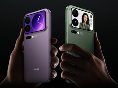 Les Xiaomi 17 Pro et Xiaomi 17 Pro Max s&#039;écartent de la plupart des smartphones de type &quot;candybar&quot; en proposant des écrans secondaires relativement grands. (Source de l&#039;image : Xiaomi)