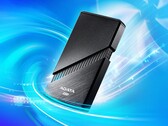 L'Adata SE920 est censé être nettement plus rapide que le Samsung T9, grâce à l'USB 4 (Image : Adata)