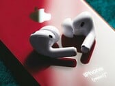 Les AirPods Pro de troisième génération Apple seraient capables de mesurer la fréquence cardiaque et la température de la peau. (Source de l'image : Omid Armin)